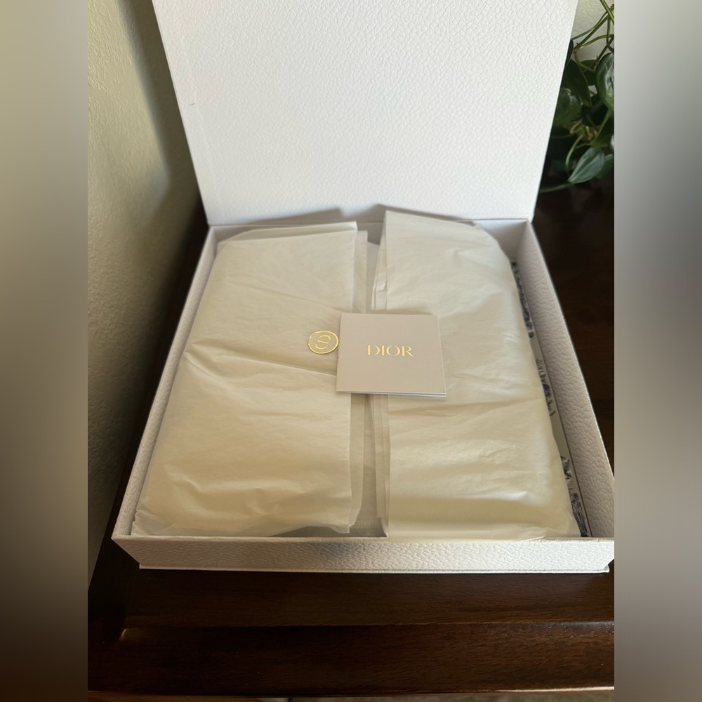 NIB Dior Around The World 500 Piece Puzzle - Picture 4 of 6